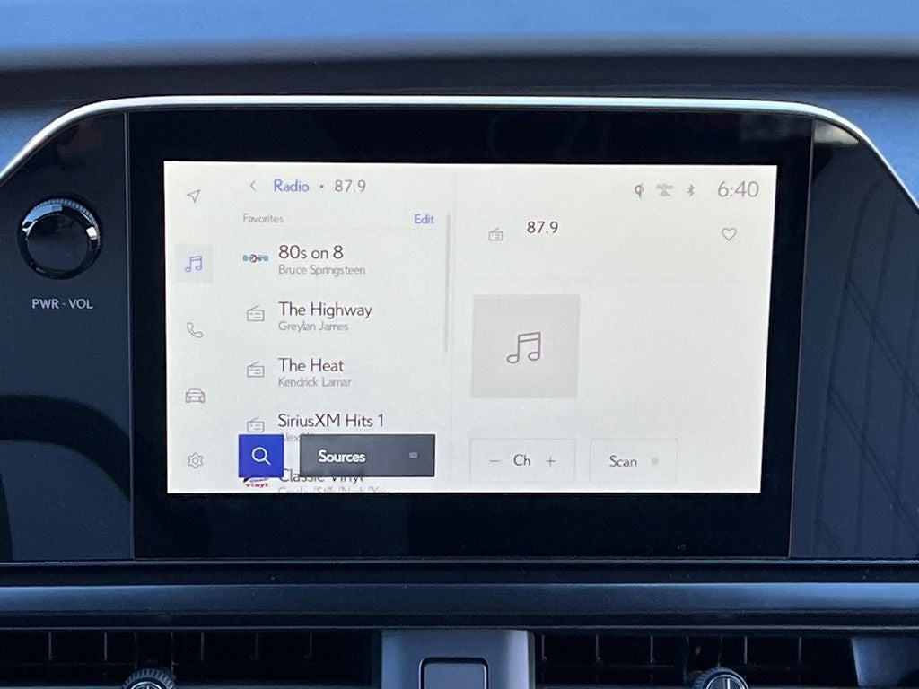 2025 Lexus UX 300h F SPORT Design