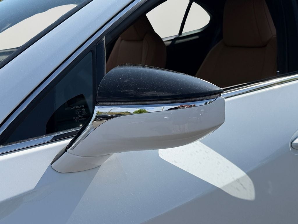 2026 Lexus UX PREMIUM AWD
