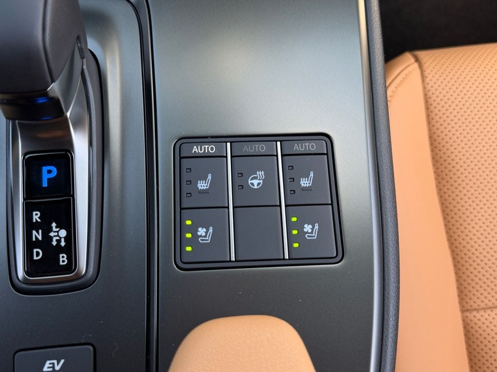 2026 Lexus UX PREMIUM AWD