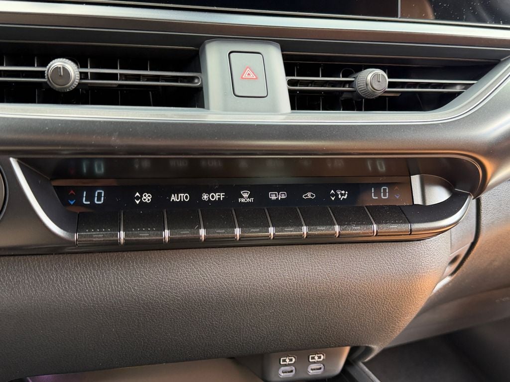 2026 Lexus UX PREMIUM AWD