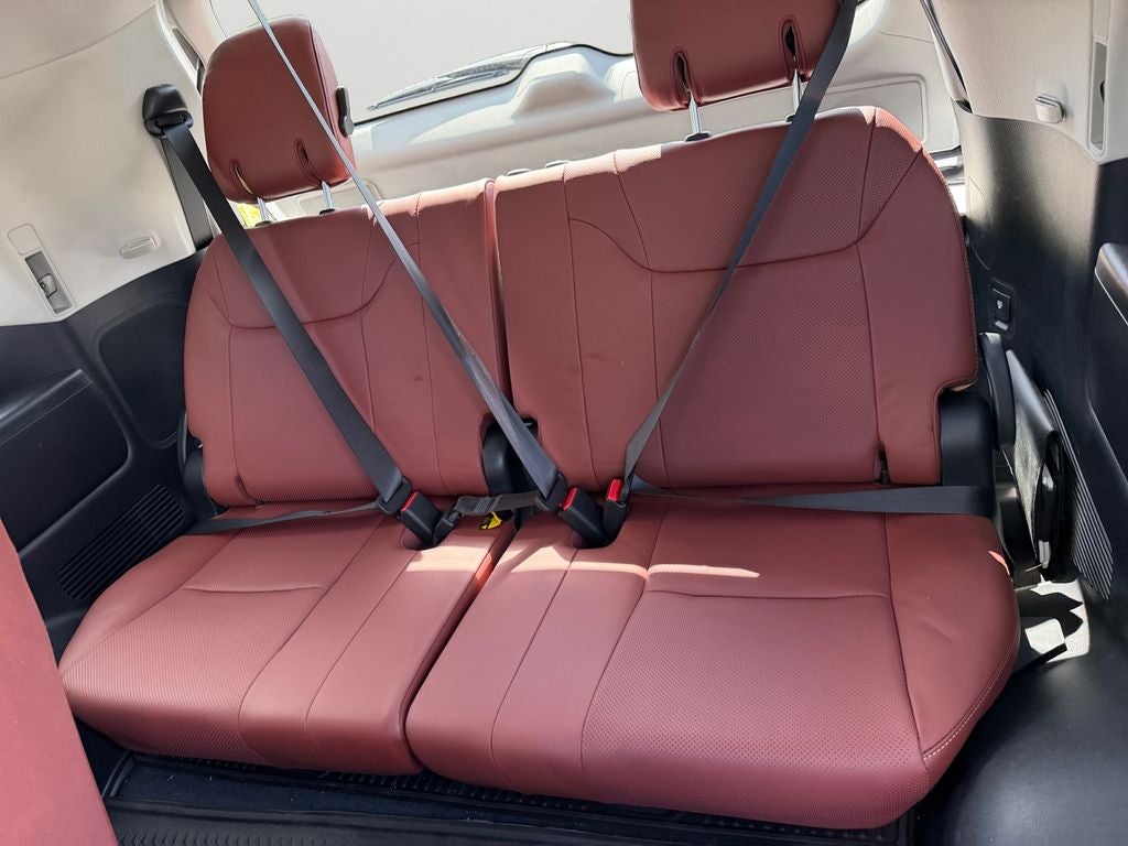 2021 Lexus LX 570 THREE-ROW