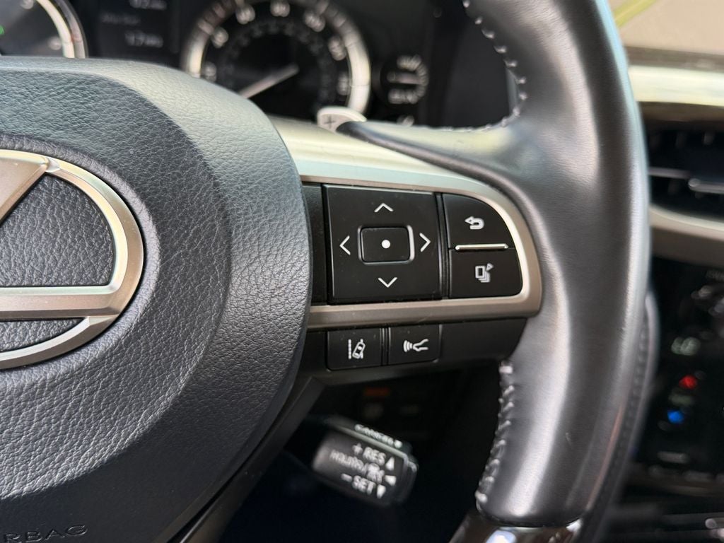 2021 Lexus LX 570 THREE-ROW