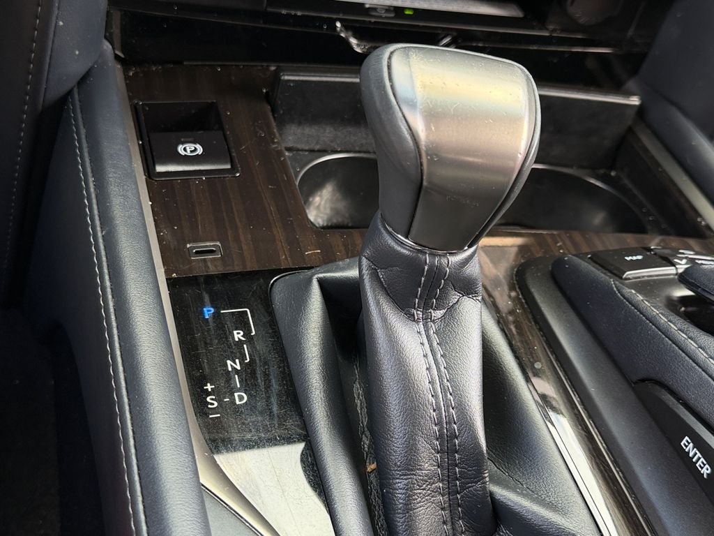 2021 Lexus LX 570 THREE-ROW