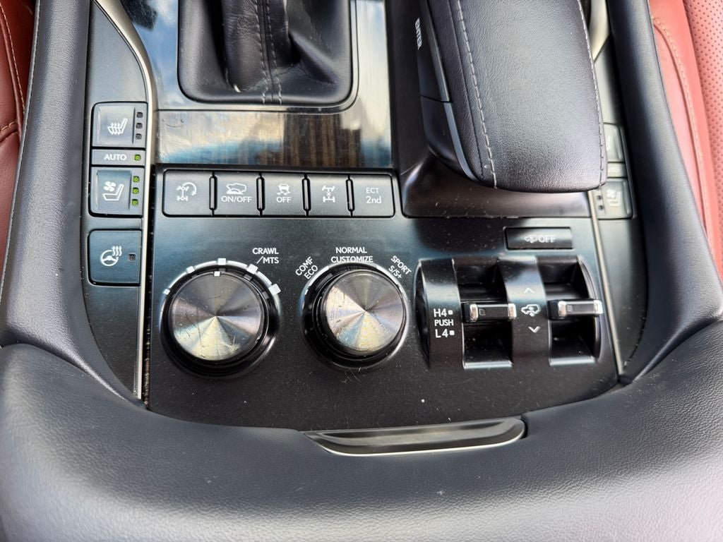 2021 Lexus LX 570 THREE-ROW