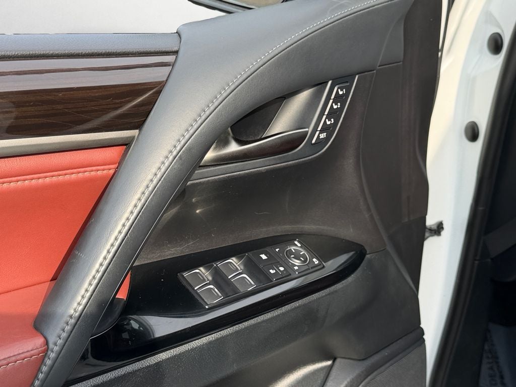 2021 Lexus LX 570 THREE-ROW