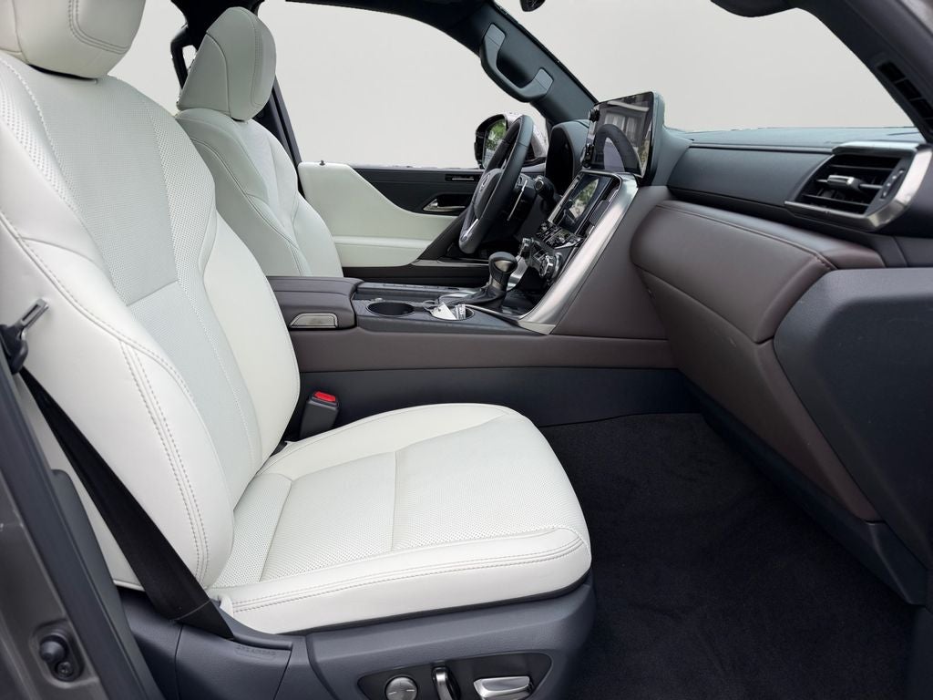 2026 Lexus LX LUXURY