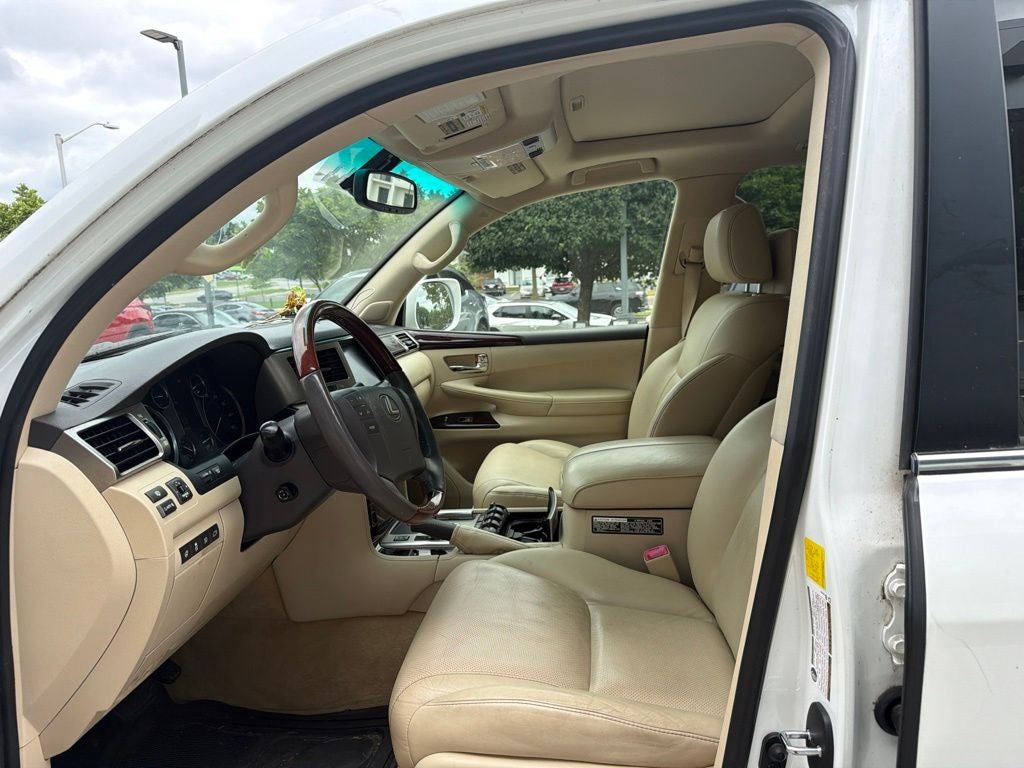 2013 Lexus LX 570 570