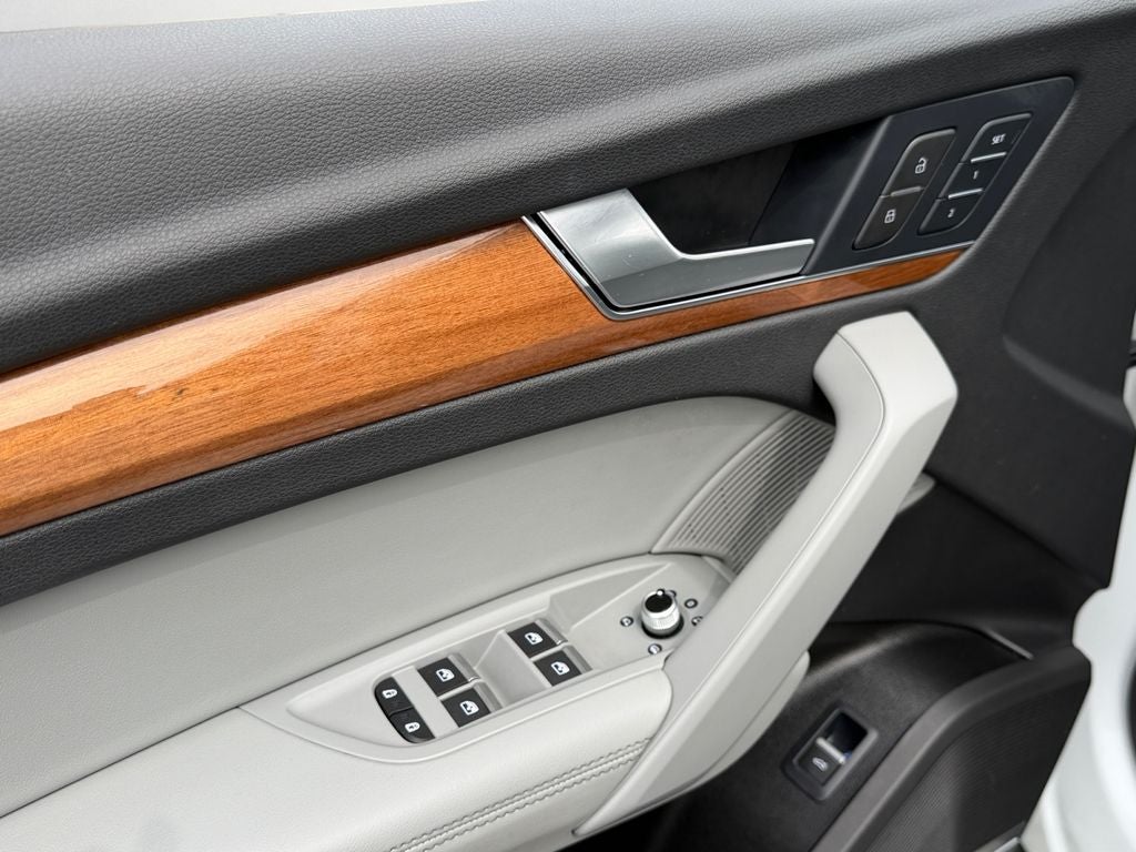 2024 Audi Q5 40 Premium Plus