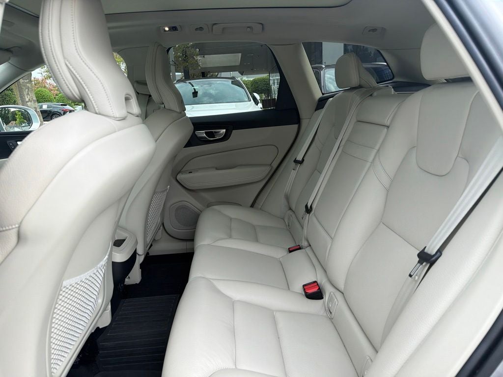 2021 Volvo XC60 T5 Momentum