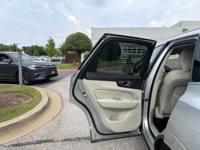 2021 Volvo XC60 T5 Momentum