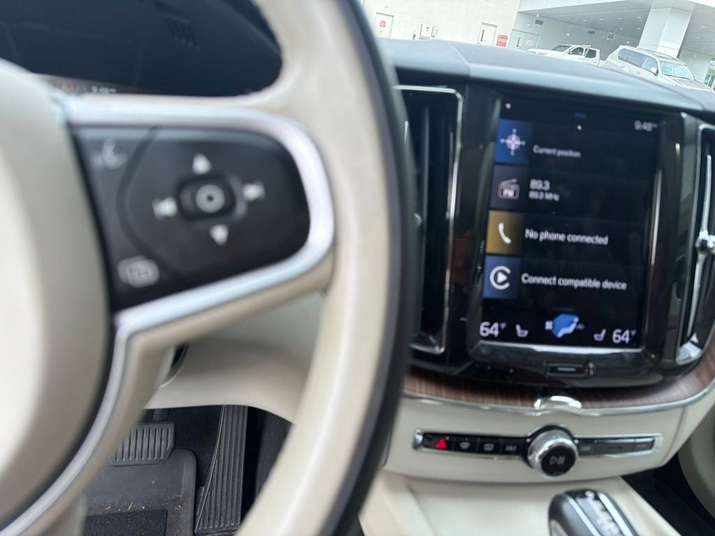 2021 Volvo XC60 T5 Momentum