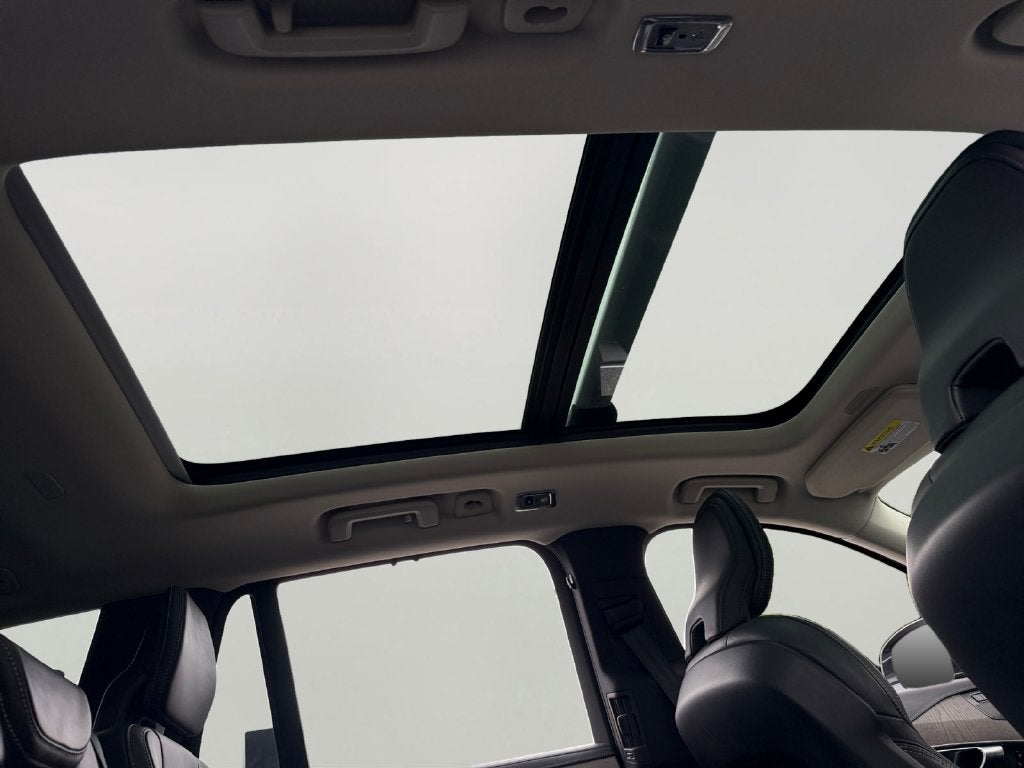 2022 Volvo XC90 Recharge Plug-In Hybrid T8 Inscription Extended Range 7P